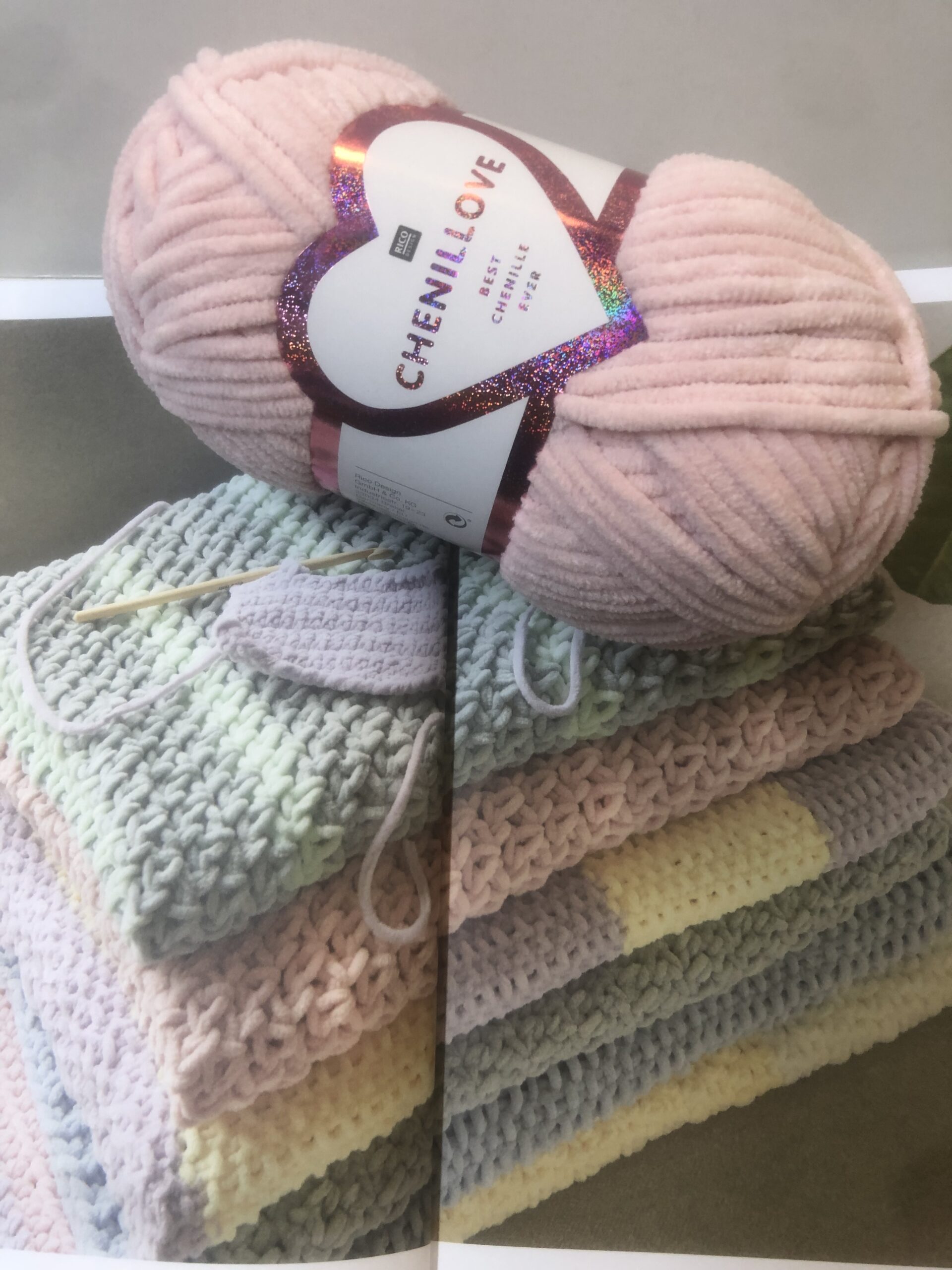 RICO Design CHENILLOVE 100g