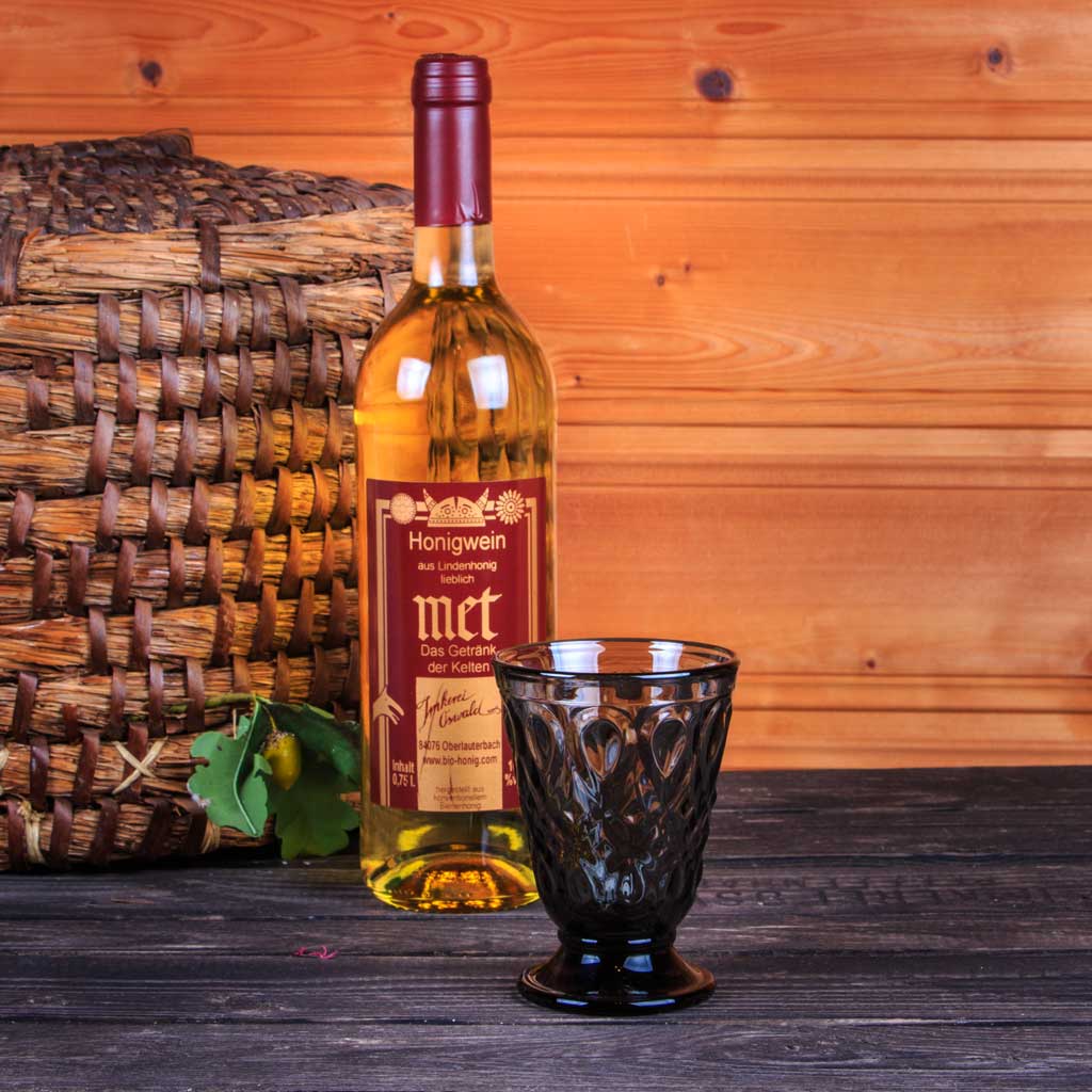 Becher für lieblichen Honigwein, Dunkles Glas, Handarbeit aus Paris, Volumen: 200ml Höhe: 11,3 cm