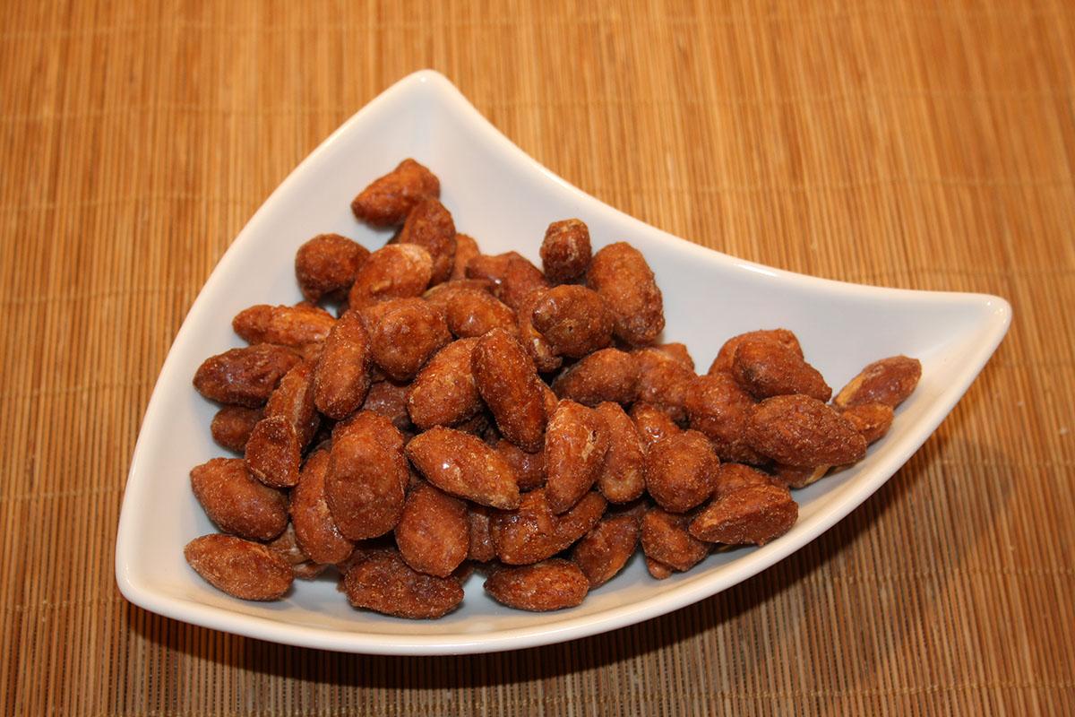 Gebrannte Mandelkerne mit Zucker und Zimt – Rezept für knusprige, süße Nascherei